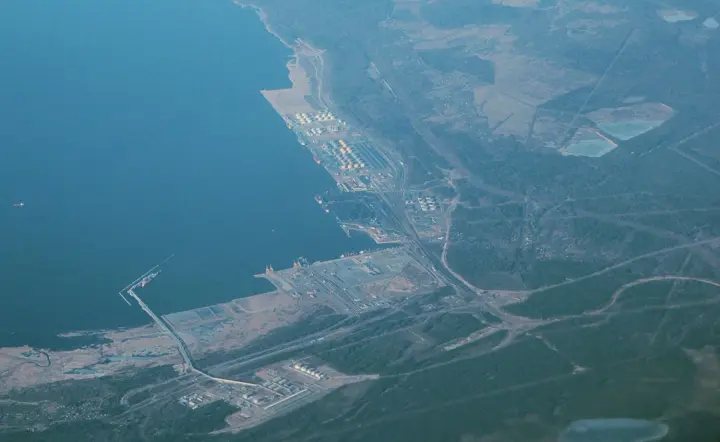 російський порт усть-луга відновив перевалку нафти після атак дронів