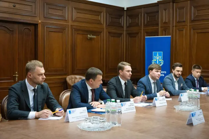 Генпрокурор Кравченко розраховує на допомогу ФБР у розширенні доказової бази щодо агресії рф