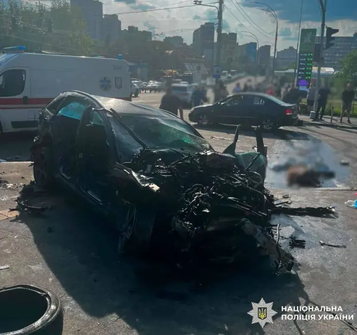 Четыре человека погибли, еще трое получили ранения: появилось видео момента жуткого ДТП в Киеве