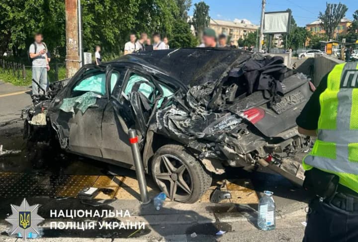 В Киеве задержан водитель Mercedes за ДТП с четырьмя погибшими, он под конвоем - полиция