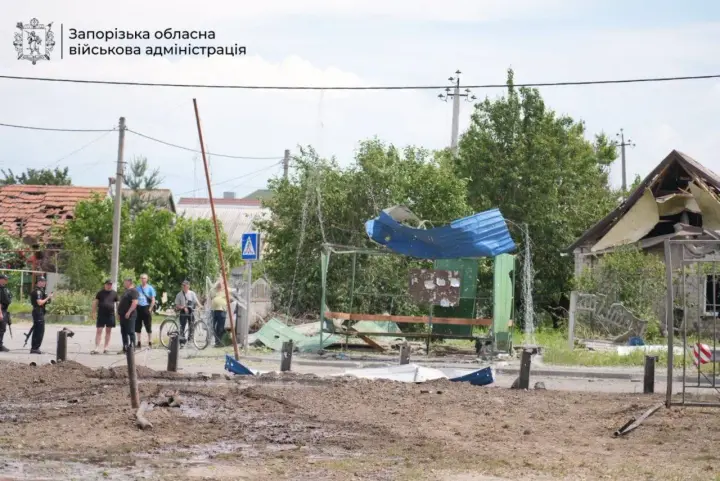 Russians strike a village in Zaporizhzhia region with KABs, fatalities reported
