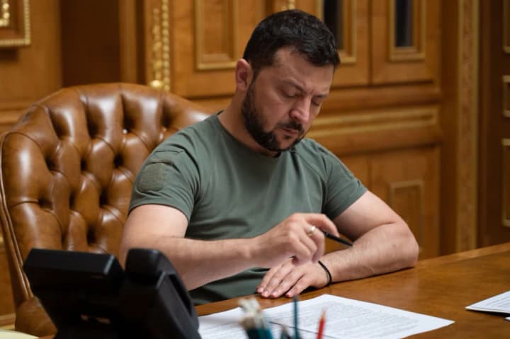 Ukraine imposes sanctions against Russian propagandists and judges, including those involved in the Viktoria Roshchyna case