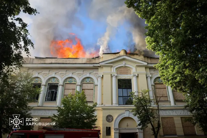 Атака дронов на Харьков: количество пострадавших возросло до 6, пожар в художественном музее локализовали