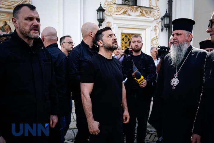 Russian strike on Ukraine claimed 11 lives; fires at the Lavra and Mystetskyi Arsenal extinguished - Zelenskyy