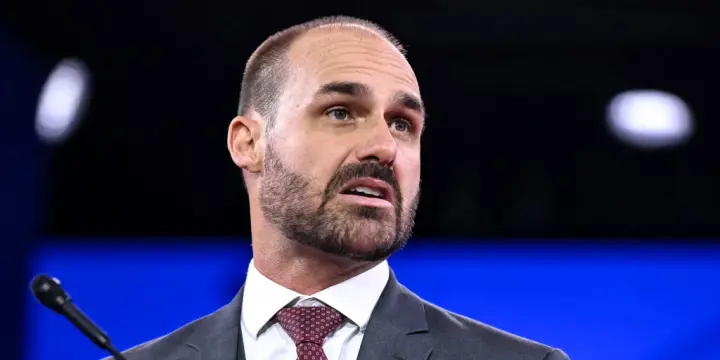 In Brazil, the son of former President Bolsonaro sentenced to prison for attempting to pressure the court
