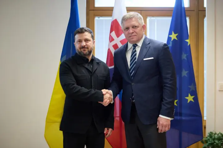 Зеленський зустрівся із прем'єром Словаччини Фіцо і запросив його в Україну