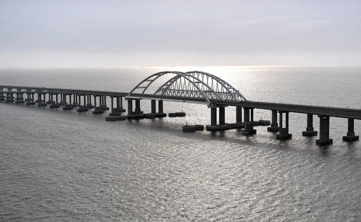 Due to the fuel crisis, the occupiers want to restore fuel transportation by rail, via the Kerch Bridge — ATESH