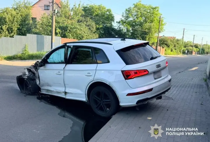 У Львові водій врізався в патрульну автівку, скоїв смертельну ДТП та зізнався у вбивстві матері