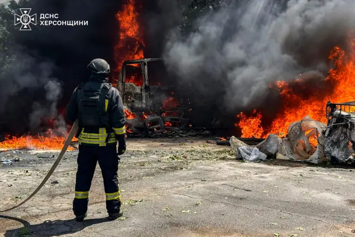 росія атакувала Херсон сімома КАБами, семеро постраждалих