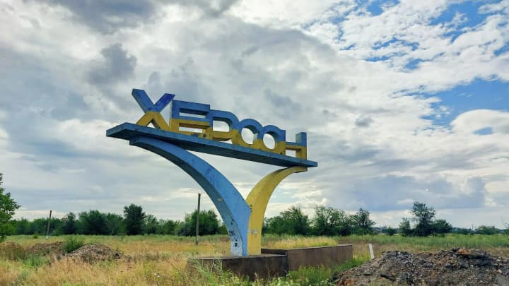 В Херсоне вражеский беспилотник попал в гражданское авто, погиб мужчина