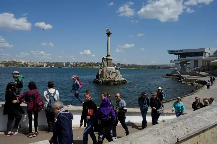 Russian tourists and military personnel are massively leaving occupied Crimea due to Ukrainian strikes - ISW