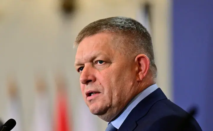 Фицо выступил против новой военной помощи Украине перед саммитом НАТО