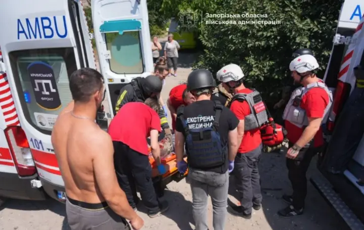 Кількість жертв російського удару по Запоріжжю зросла до двох, постраждали 16 людей