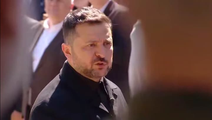 Зеленський вручив державні нагороди Героям України, військовим, рятувальникам і видатним українцям