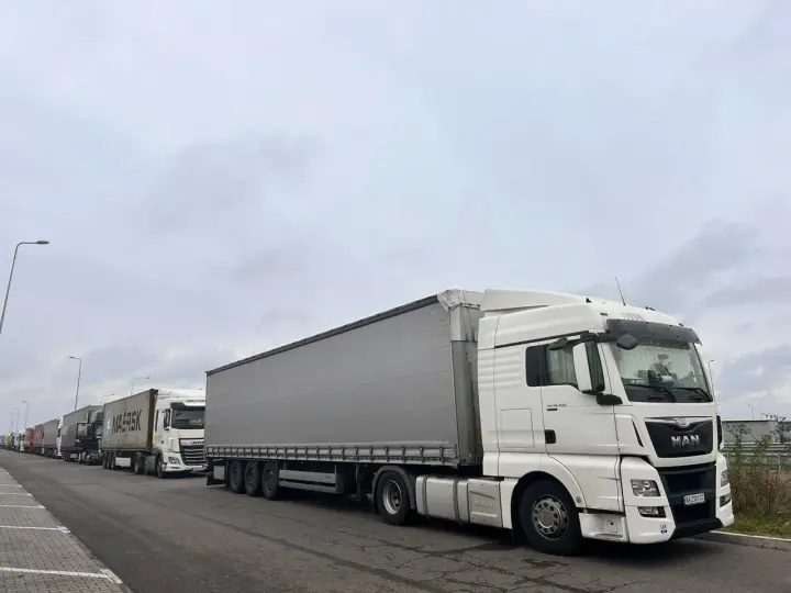 На фоне жары вводят ограничения для грузовиков на границе с Румынией