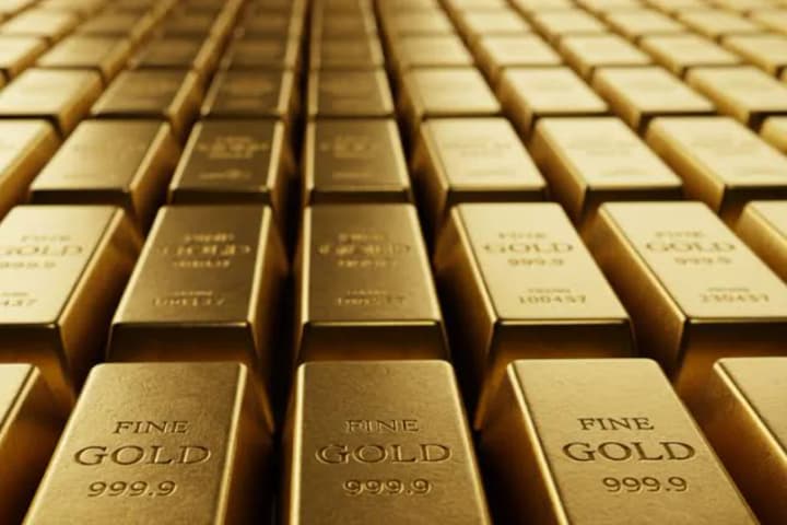 Gold trades near $4020 per ounce after falling nearly 24% since the start of the war