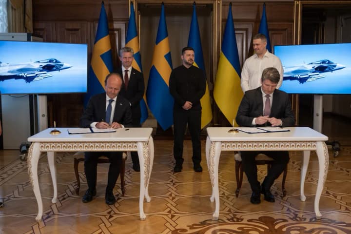 Ukraine and Sweden have signed an agreement to purchase 16 Gripen fighter jets
