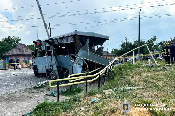 Під Рівним поїзд зіткнувся із автобусом, чотири людини загинули