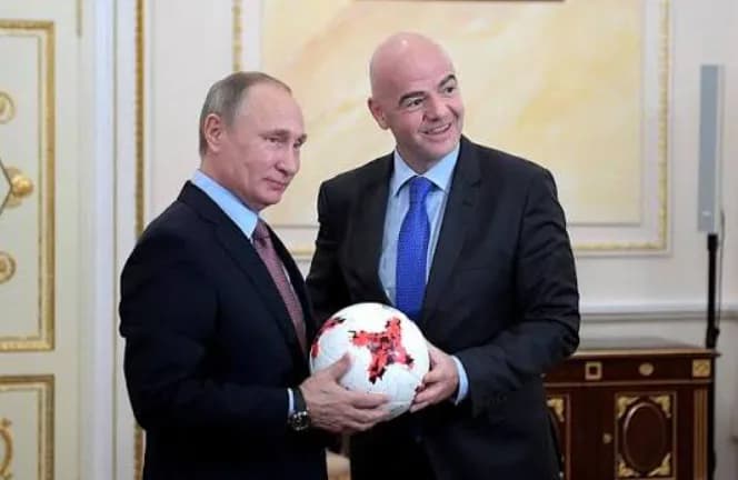ФІФА розгляне повернення російських команд до міжнародних турнірів після рішення МОК