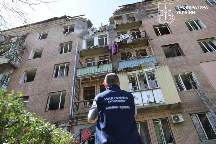 Уже 42 постраждалих від ракетного удару рф по багатоповерхівці у Харкові