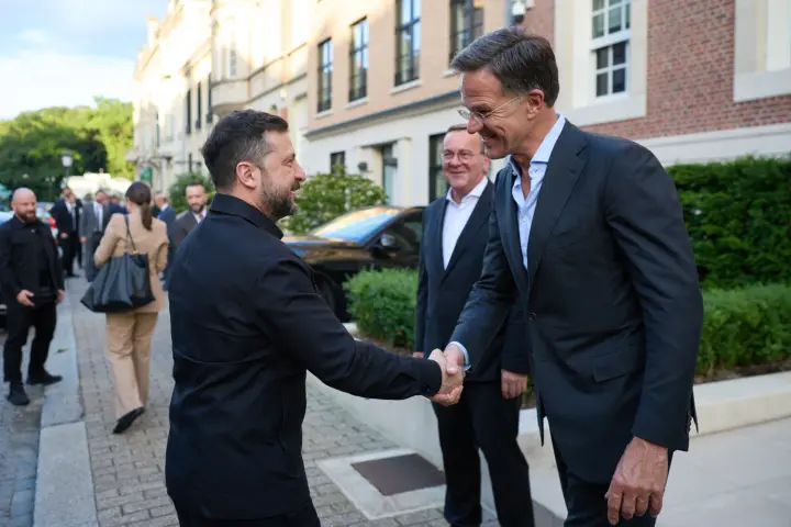 Zelenskyy and Rutte to join meeting of the "coalition of the willing" in Paris - Élysée Palace