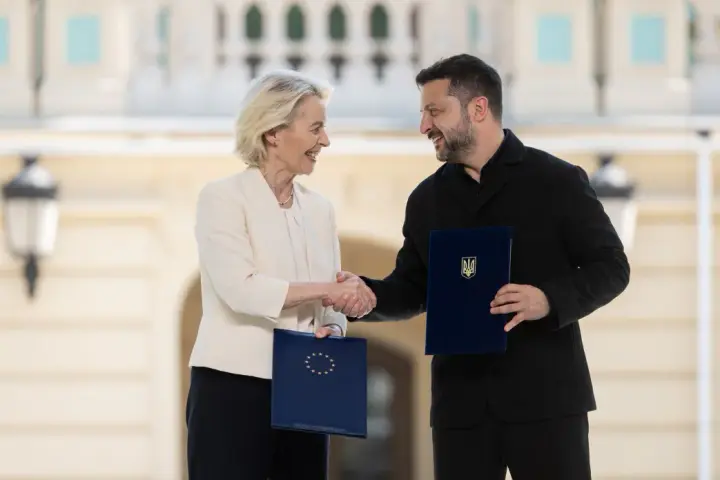 Ukraine and the EU have taken the first step towards a Drone Deal - Zelenskyy and von der Leyen signed a letter of intent