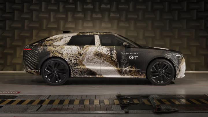 Range Rover представив перший електричний гран-турер GT 