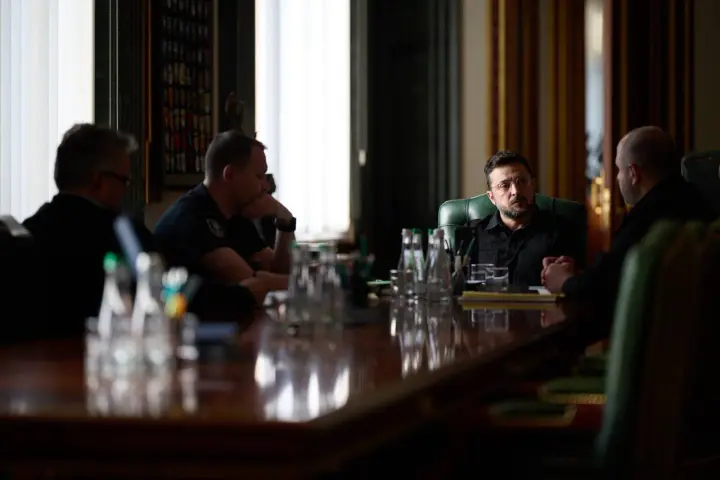 "Хороша й важлива розмова" - Зеленський підтвердив, що говорив із Віткоффом та Кушнером про наближення миру