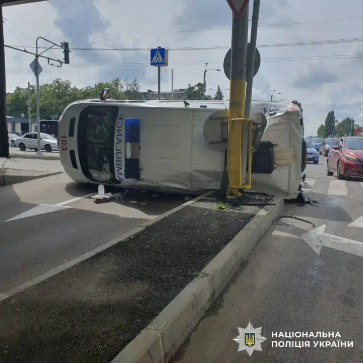 In Kharkiv, ambulance overturned after collision, driver and paramedic injured