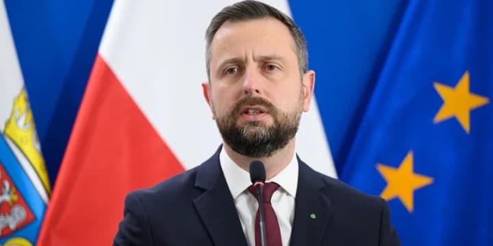 Україна не вступить до ЄС із Бандерою на прапорі - глава Міноборони Польщі