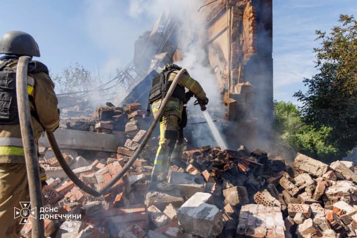 рф нанесла удар по частному сектору Беленького на Донетчине, три человека погибли под завалами