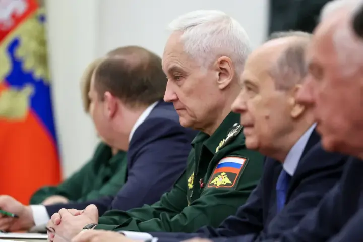 После выборов в госдуму рф могут ввести военное положение - росСМИ