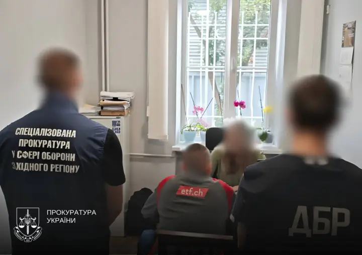 На Закарпатті екскомандир батальйону допоміг підлеглій майже два роки не з'являтися на службі - їй виплатили понад 1,5 млн грн