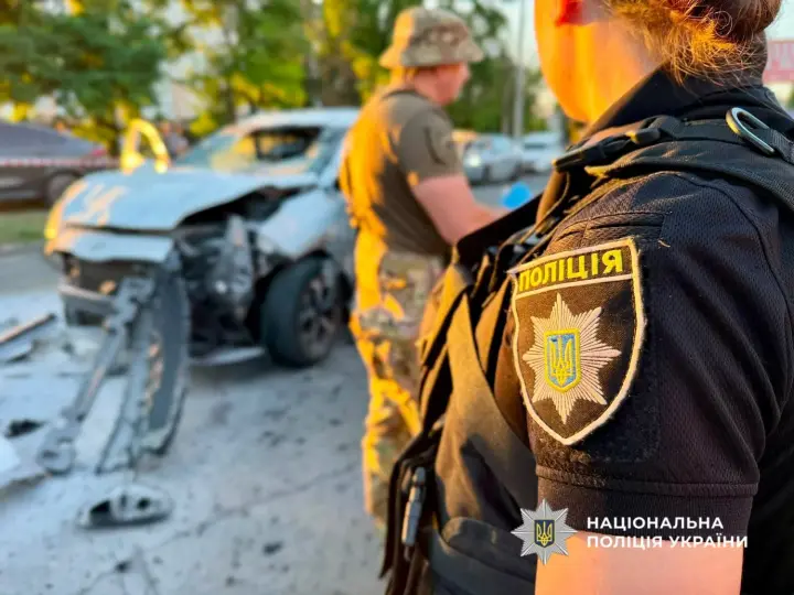 В Одесі вдруге за день вибухнув автомобіль, водій загинув на місці, пасажирка дістала поранення - поліція