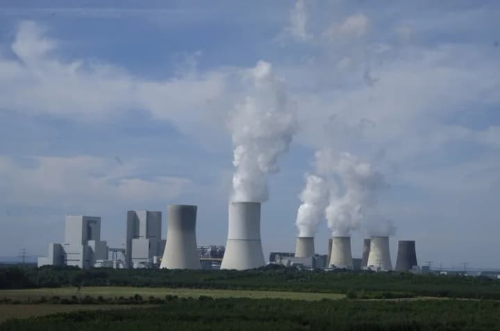 Russia remains a key supplier for US nuclear energy – Bloomberg