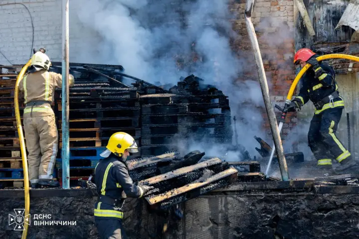Удар рф по "Новій пошті" на Вінниччині: постраждалих уже 9, серед них працівники