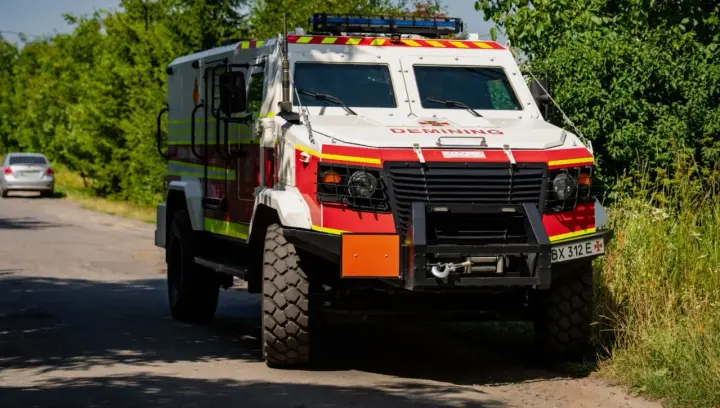 In Khmelnytskyi region, SES sappers are surveying the territory of the training ground after an explosion with detonation