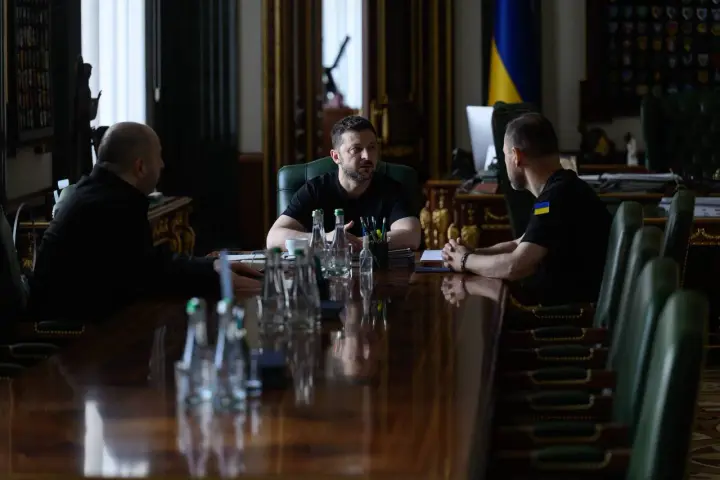 Зеленский назначил Умерова главой СВР, Клименко - секретарем СНБО