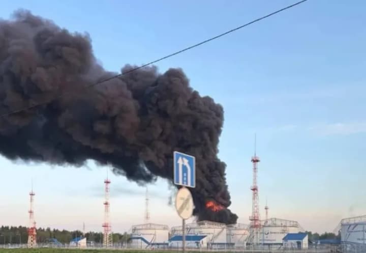 Мер підмосковного чехова не зміг пояснити, чому під час атаки дронів не увімкнули сирени