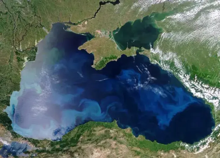 россия атаковала дронами связанное с Германией грузовое судно близ Одессы