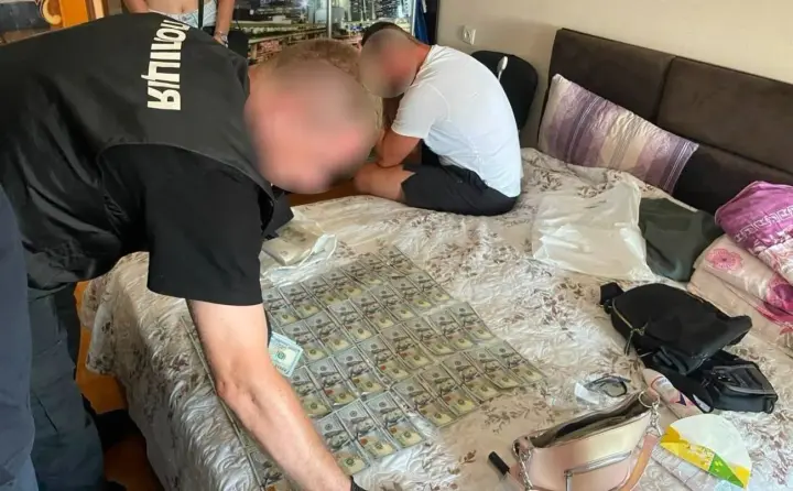 Допомагали військовим у дезертирстві за 2-8 тисяч доларів - правоохоронці викрили групу злочинців