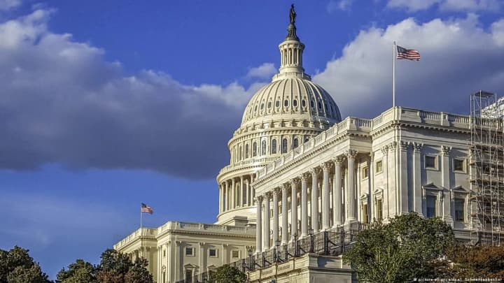 У Сенаті США розпочався розгляд закон про "пекельні" санкції Грема проти росії та Ірану - ЗМІ