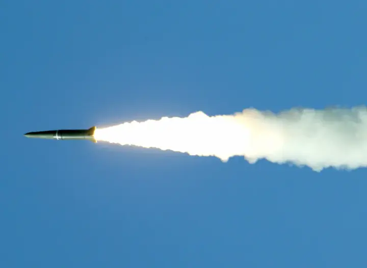 рф атакувала Україну балістикою і С-400, знешкоджено 135 зі 151 дрона, є влучання ракет