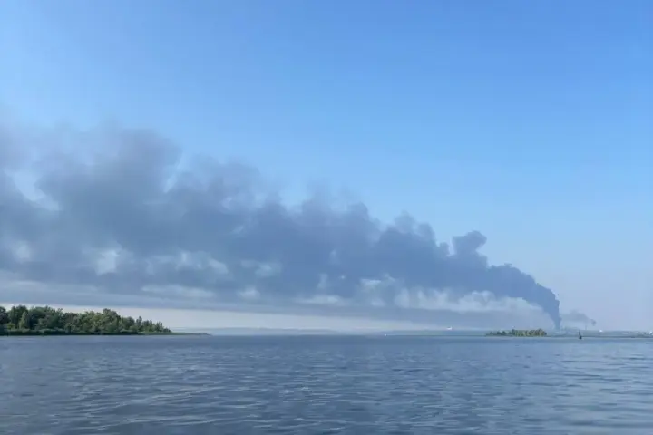 General Staff confirmed hit to two Russian oil refineries and post on "Sivash" drilling rig