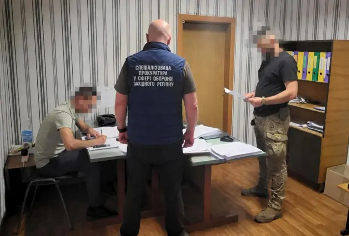 Более 16 млн гривен боевых выплат без участия в боях - военнослужащему во Львовской области объявили о подозрении