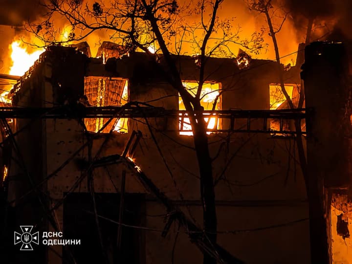 рф атаковала Одесскую область: разрушена обувная фабрика, произошли пожары