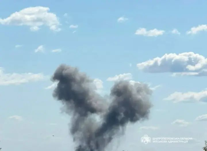 росія атакувала Павлоград, виникла пожежа