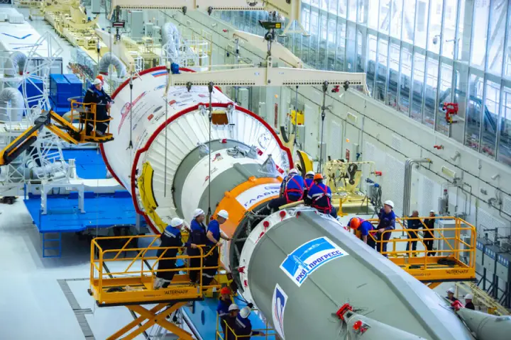 Зупинити “Рассвет”: як ураження заводу “Прогресс” впливає на космічну програму рф 
