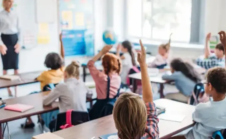 Adapting first-graders to school: a child psychologist explained how to cope with difficulties