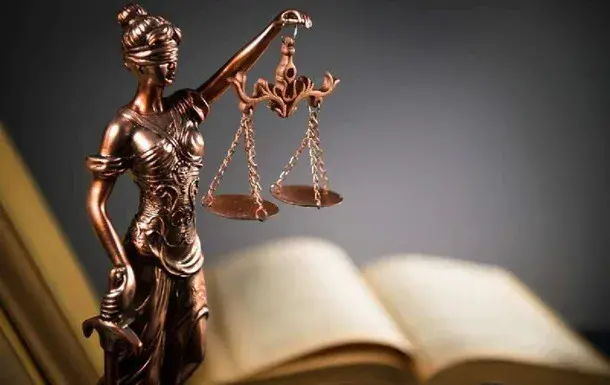 Pressure on the judiciary: where is the line between the right to a defense and interference in justice